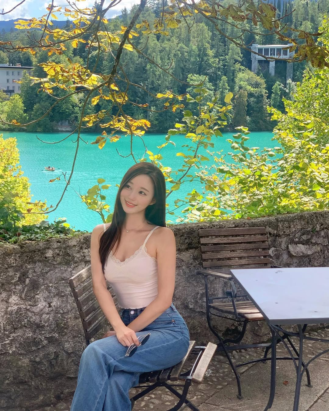 Nữ tiếp viên hàng không đẹp như "búp bê sống" bỏ nghề lấy chồng CEO: Nhan sắc, cuộc sống giờ ra sao?- Ảnh 4.