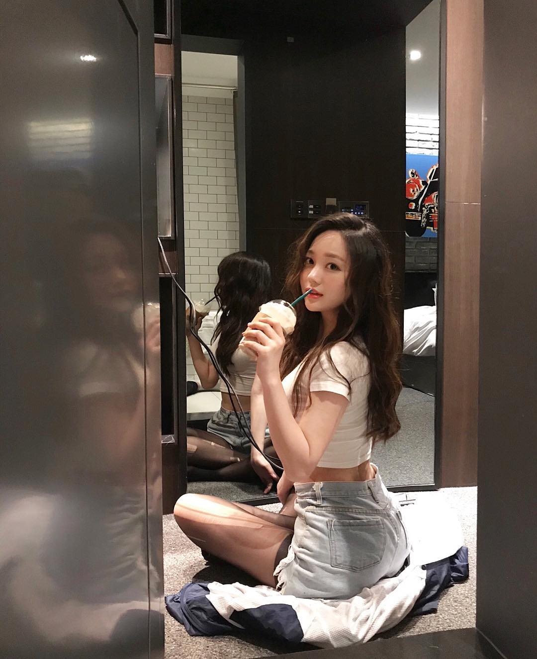 Nữ tiếp viên hàng không đẹp như "búp bê sống" bỏ nghề lấy chồng CEO: Nhan sắc, cuộc sống giờ ra sao?- Ảnh 5.