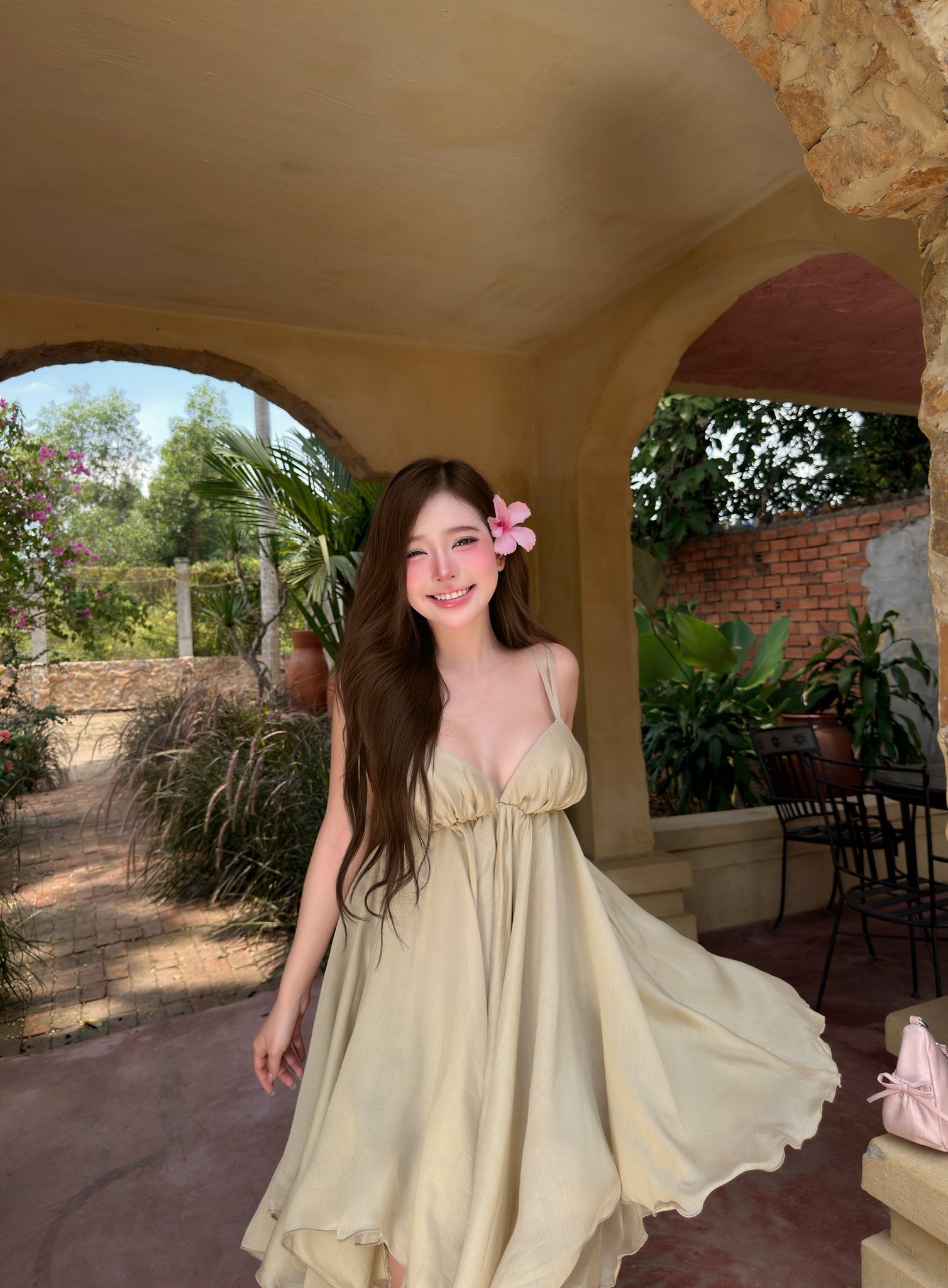 Xinh xuất sắc trong bộ váy babydoll, hóa ra đây là cách mà cô nàng model này thu hút triệu ánh nhìn- Ảnh 1.