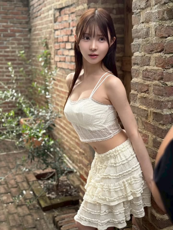 Lại xuất hiện thêm một hot girl tân binh gây bão cộng đồng mạng, nhan sắc như "bước ra từ truyện cổ tích"- Ảnh 1.