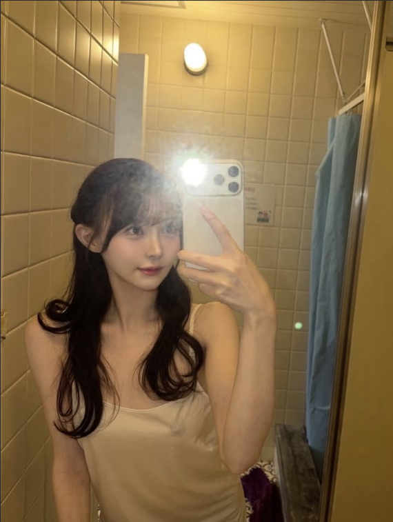 Lại xuất hiện thêm một hot girl tân binh gây bão cộng đồng mạng, nhan sắc như "bước ra từ truyện cổ tích"- Ảnh 3.