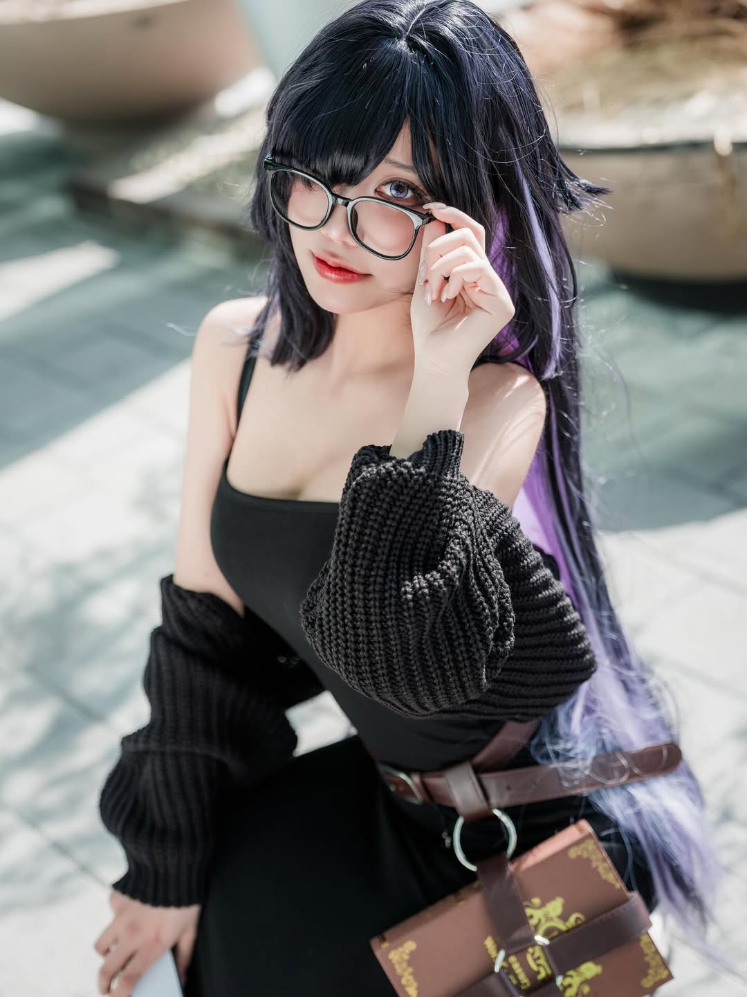 Hóa thân thành nữ cảnh sát, hot coser này khiến anh em game thủ đồng loạt "giơ tay" xin hàng- Ảnh 1.