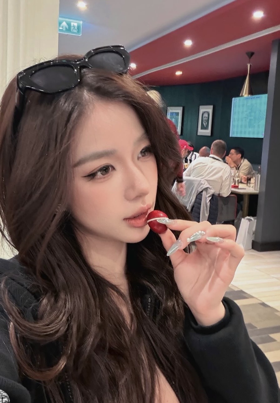 Ngắm trọn visual "phá đảo" thế giới ảo của hot girl khán đài, AI chỉ là công cụ, nhan sắc gốc mới là cực phẩm!- Ảnh 6.