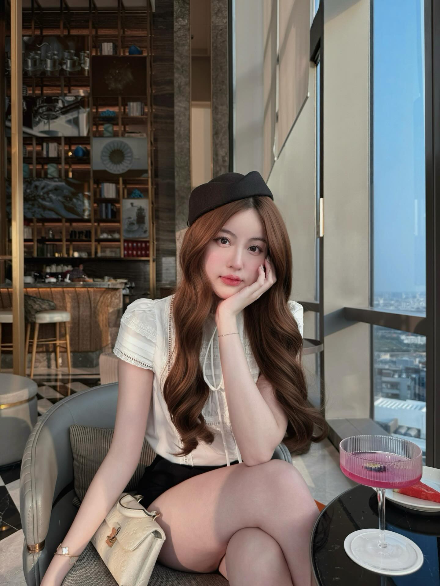 Bạn gái tin đồn của HIEUTHUHAI khoe body bốc lửa, vibe tiểu thư cực sang- Ảnh 9.