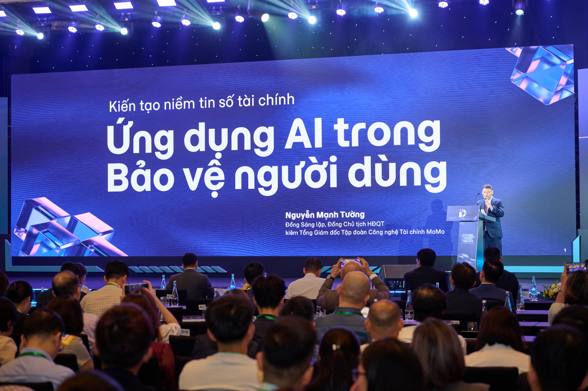 AI khiến cuộc chiến với phe lừa đảo trở nên bất cân xứng, Tổng Giám đốc MoMo đưa ra một "kế" để khắc chế kẻ gian- Ảnh 3.