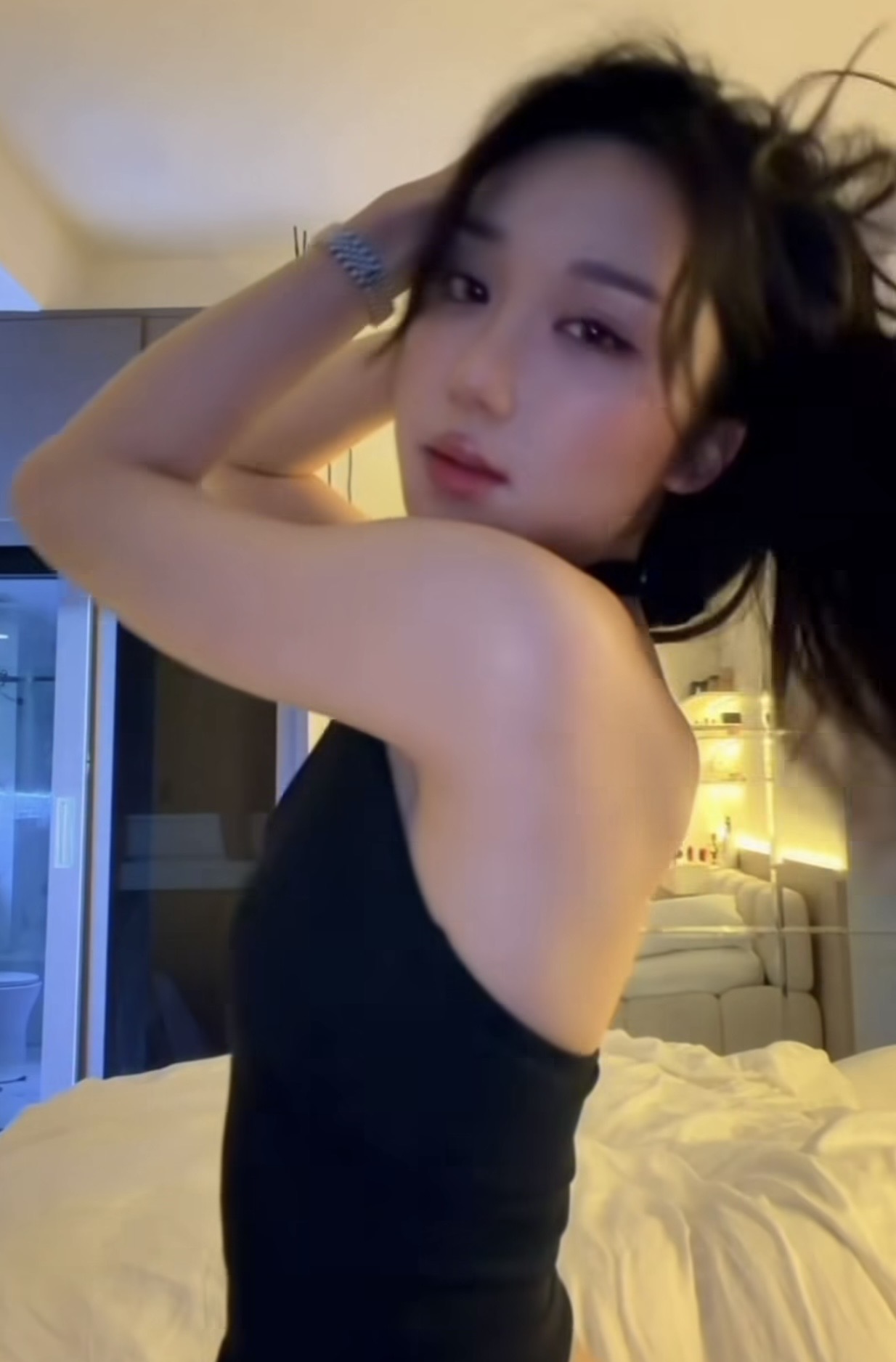 Visual phát ra âm thanh, ngắm hình ảnh hiện tại của Mina Young, fan tự nhiên thấy nhạc chạy trong đầu- Ảnh 1.