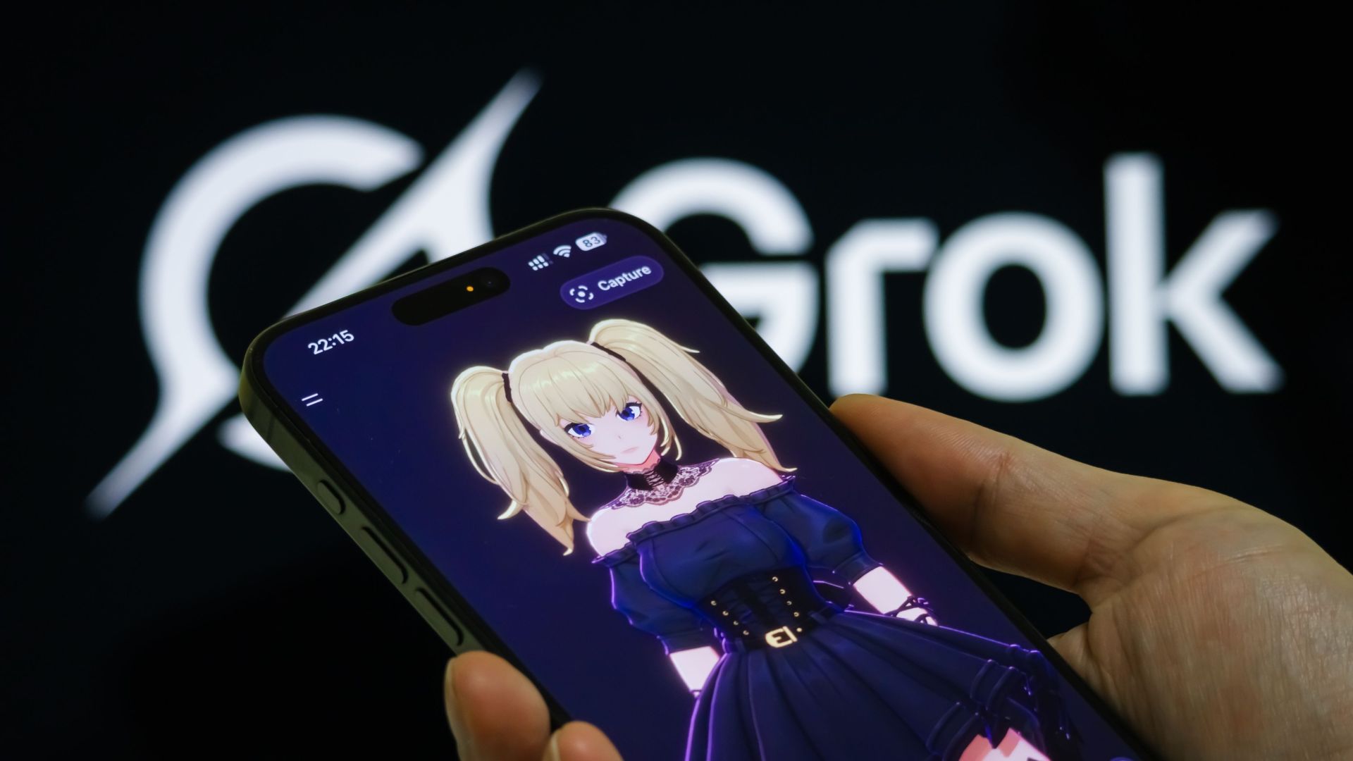 Một người đàn ông suýt gây ra thảm kịch do bị "waifu ảo" của mình điều khiển- Ảnh 1.