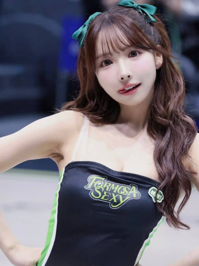Bị chỉ trích vì trở thành hot girl gợi cảm, cô nàng bức xúc phản pháo, lấy cả Yua Mikami ra làm ví dụ- Ảnh 5.