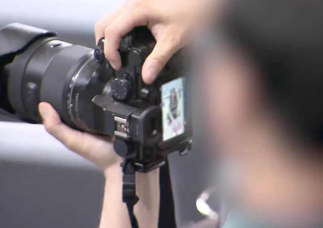 Phía sau ống kính "siêu zoom": Khi khán đài Hàn Quốc biến thành tụ điểm quấy rối núp bóng văn hóa Fancam- Ảnh 3.