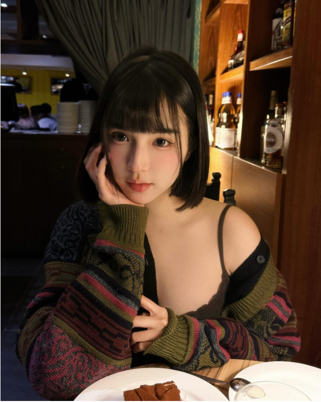 photo-1778992491763
