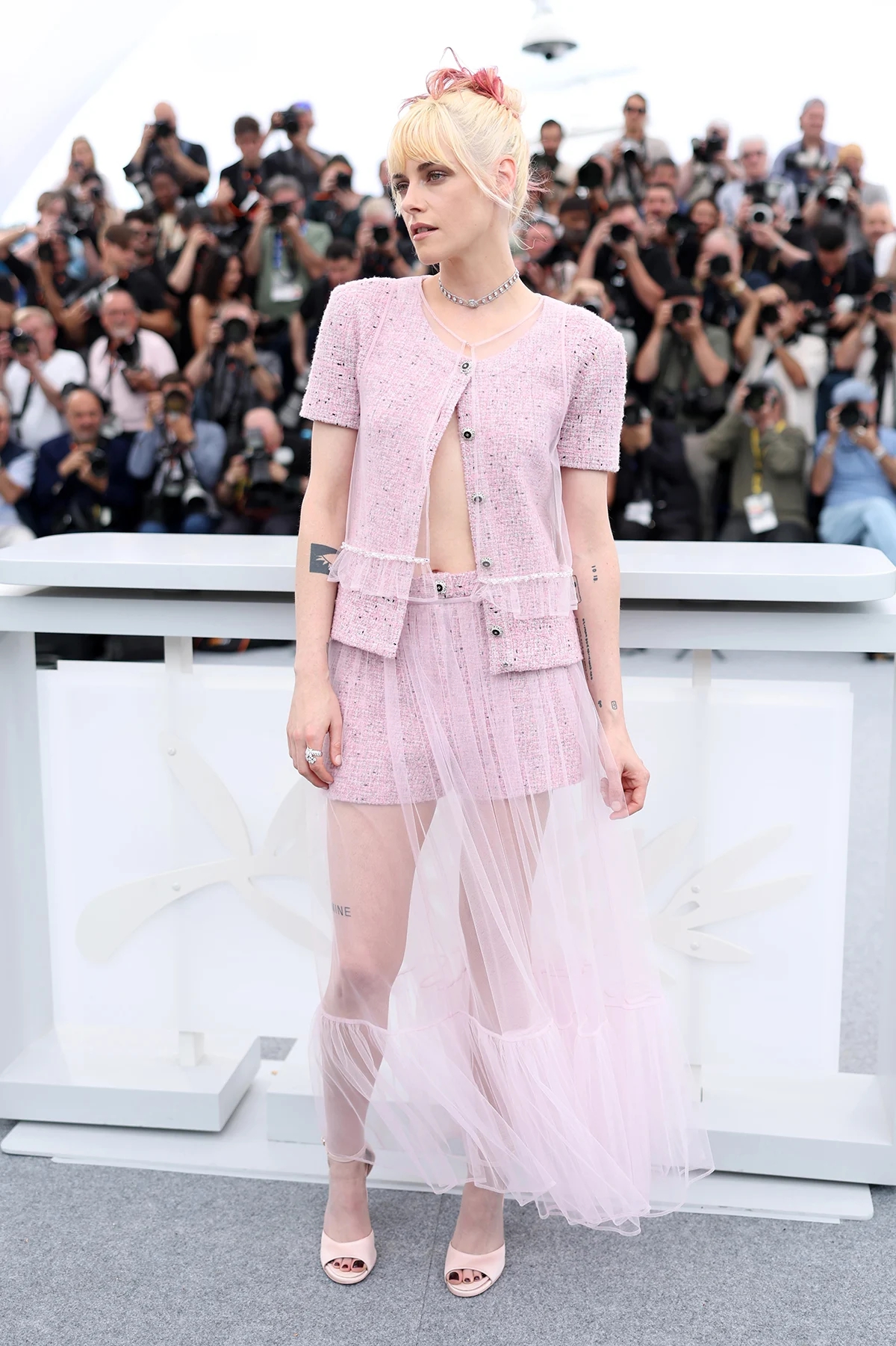 Minh tinh hạng A gây sốc vì ăn mặc hớ hênh, lộ điểm nhạy cảm ở Cannes 2026- Ảnh 6.