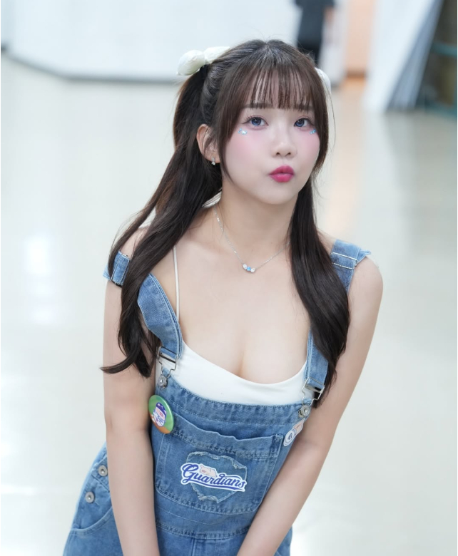 Bị đồn đoán có clip nhạy cảm, hot girl xinh đẹp bật khóc, cầu cứu CĐM giúp đỡ- Ảnh 1.