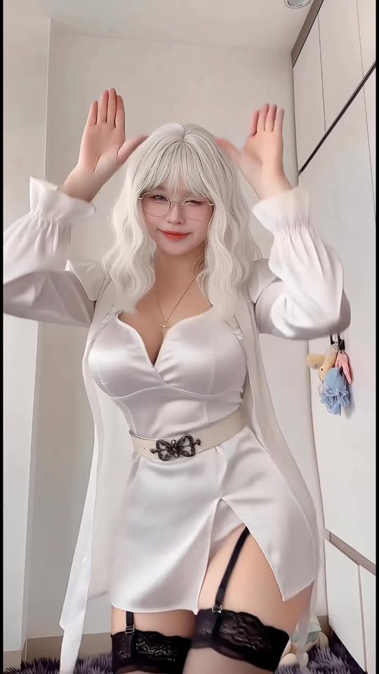 Hot girl AI viral khắp cõi mạng, cứ "bay nick" lại lập mới, hút hàng triệu view nhưng nền tảng vẫn thờ ơ?- Ảnh 5.