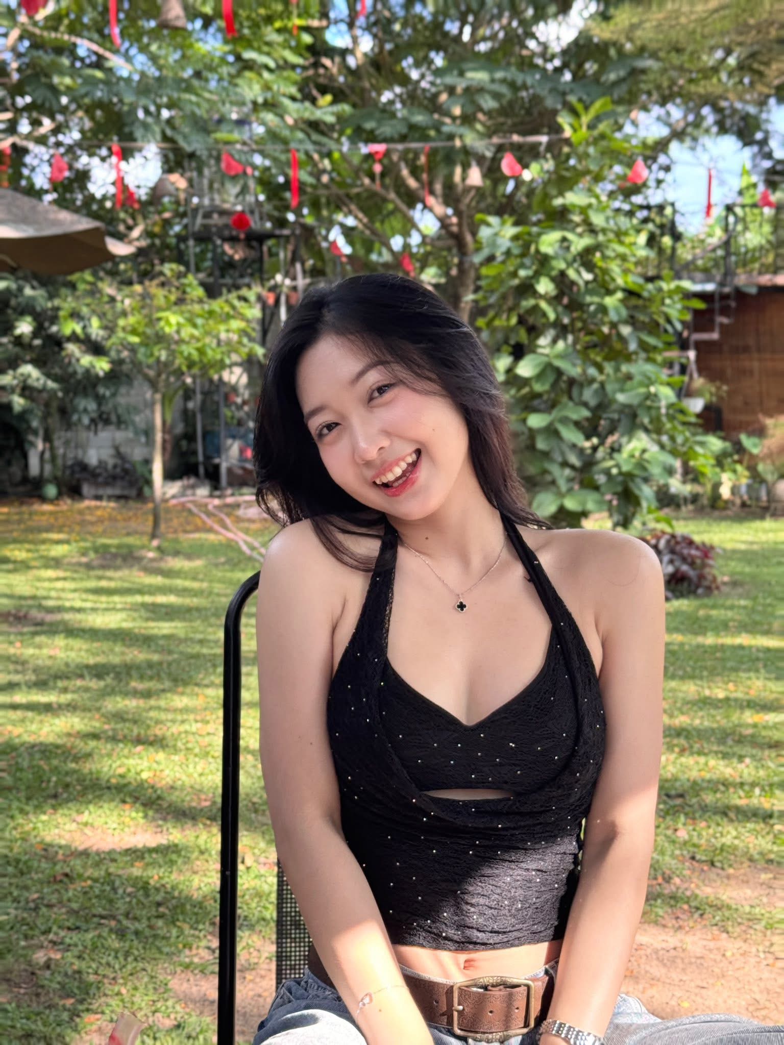 Hà Phi Yến chẳng cần bikini, một nụ cười đủ "gây bão" mạng- Ảnh 2.