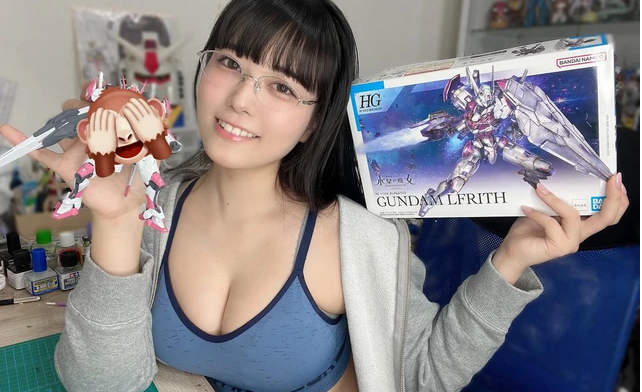 Làm YouTuber rồi lấn sân sang mẫu ảnh vì quá gợi cảm, nàng hot girl "hút" hơn 1 triệu follow, được mệnh danh là nữ thần Gundam- Ảnh 2.