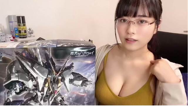 Làm YouTuber rồi lấn sân sang mẫu ảnh vì quá gợi cảm, nàng hot girl "hút" hơn 1 triệu follow, được mệnh danh là nữ thần Gundam- Ảnh 6.