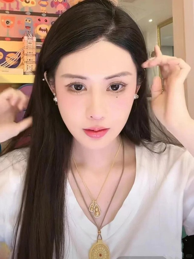 Từ cô nhân viên gội đầu đến phú bà nghìn tỷ: Thao túng tâm lý đàn ông đến mức từ đại gia đến trai trẻ cũng mê mệt- Ảnh 3.