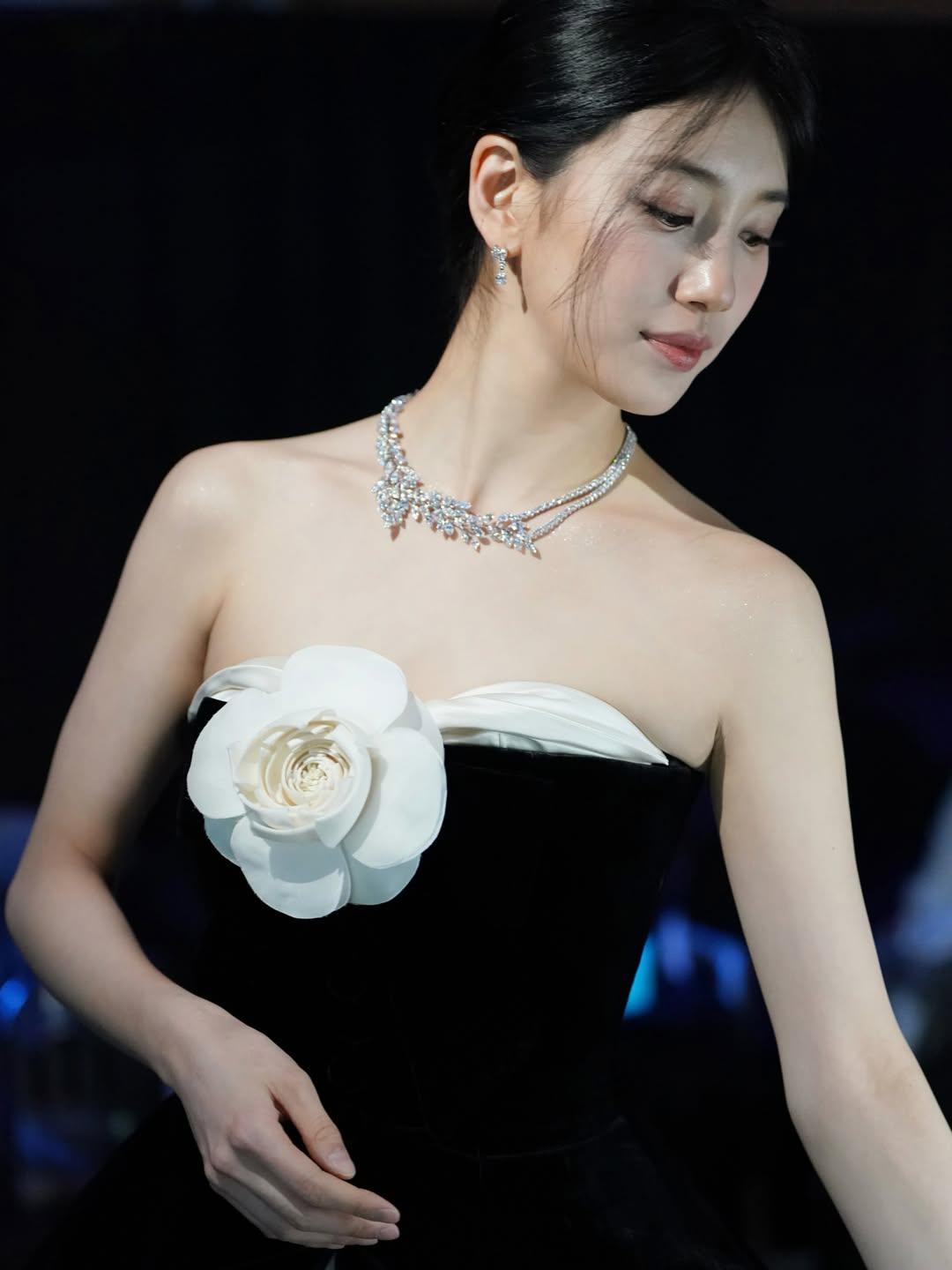 10 mỹ nhân đẹp nhất Hàn Quốc 2026: Song Hye Kyo xếp sau IU, hạng 1 đố ai ngắm mà không mê- Ảnh 2.