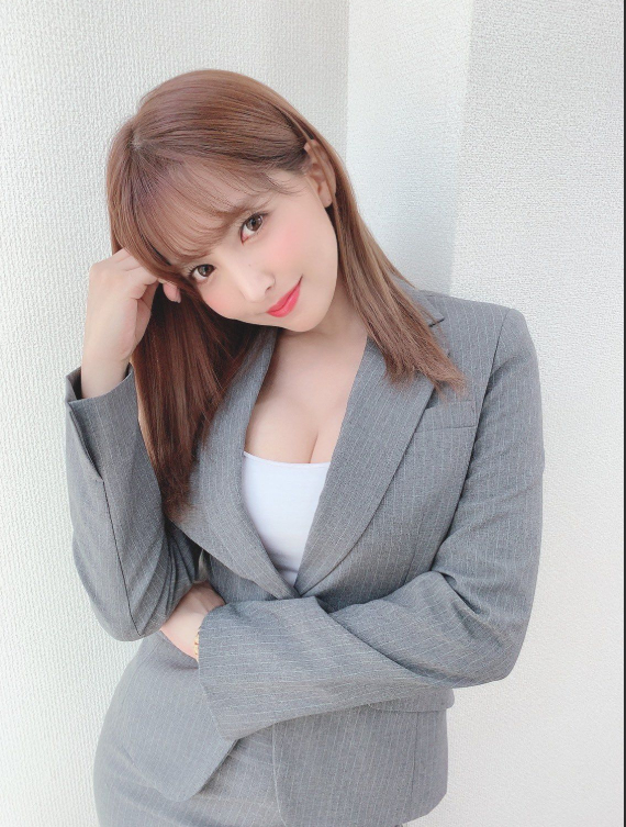 Yua Mikami hào phóng, hướng dẫn fan cách quay TikTok triệu view của mình, thừa nhận cũng phải "trầy da tróc vẩy"- Ảnh 5.