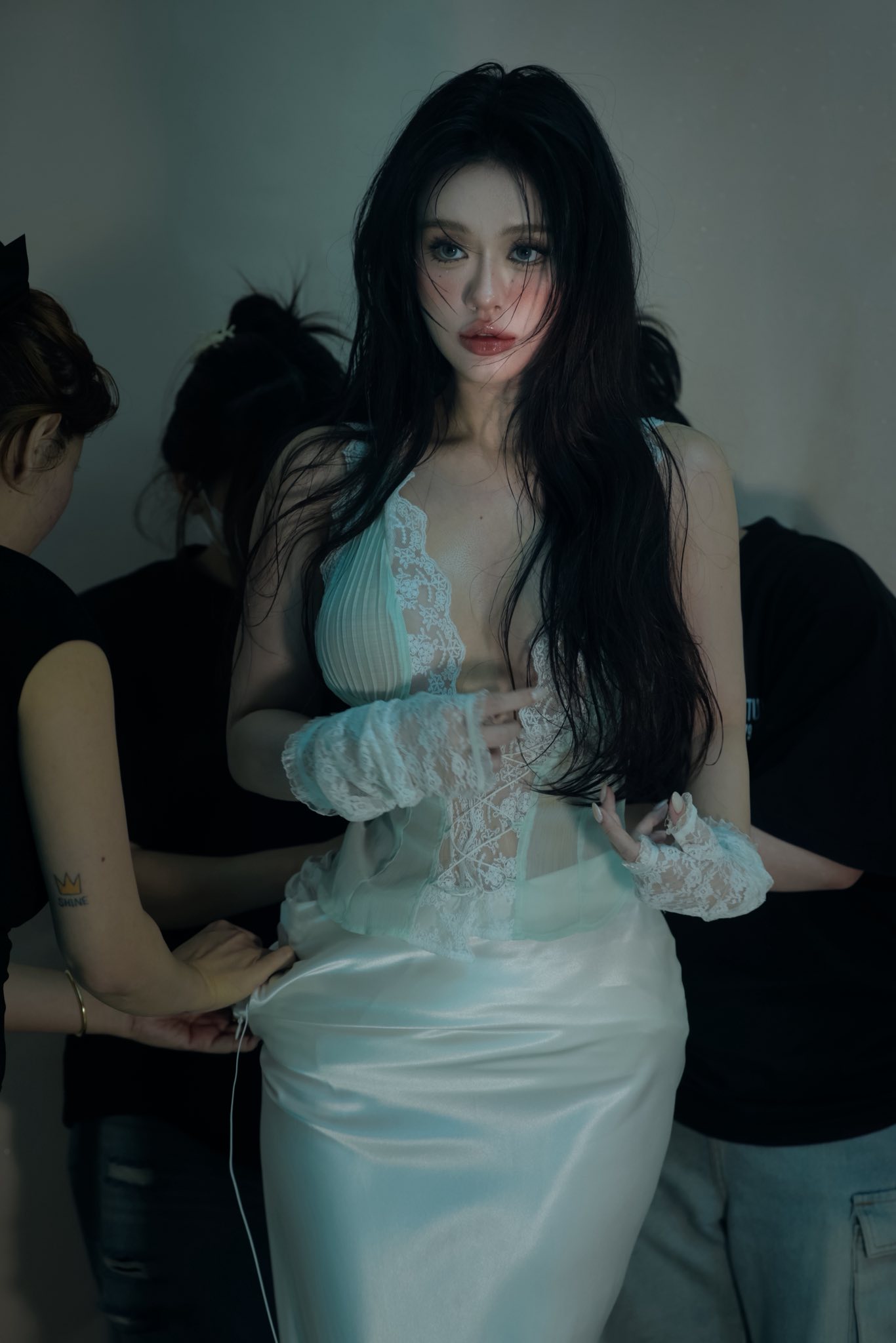 Chụp studio đầy ấn tượng, hot girl "gây mê" với visual đầy khí chất- Ảnh 5.