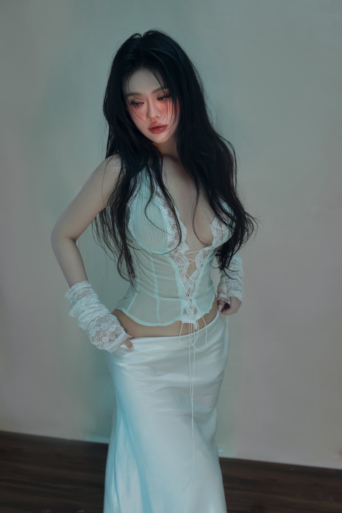 Chụp studio đầy ấn tượng, hot girl "gây mê" với visual đầy khí chất- Ảnh 2.