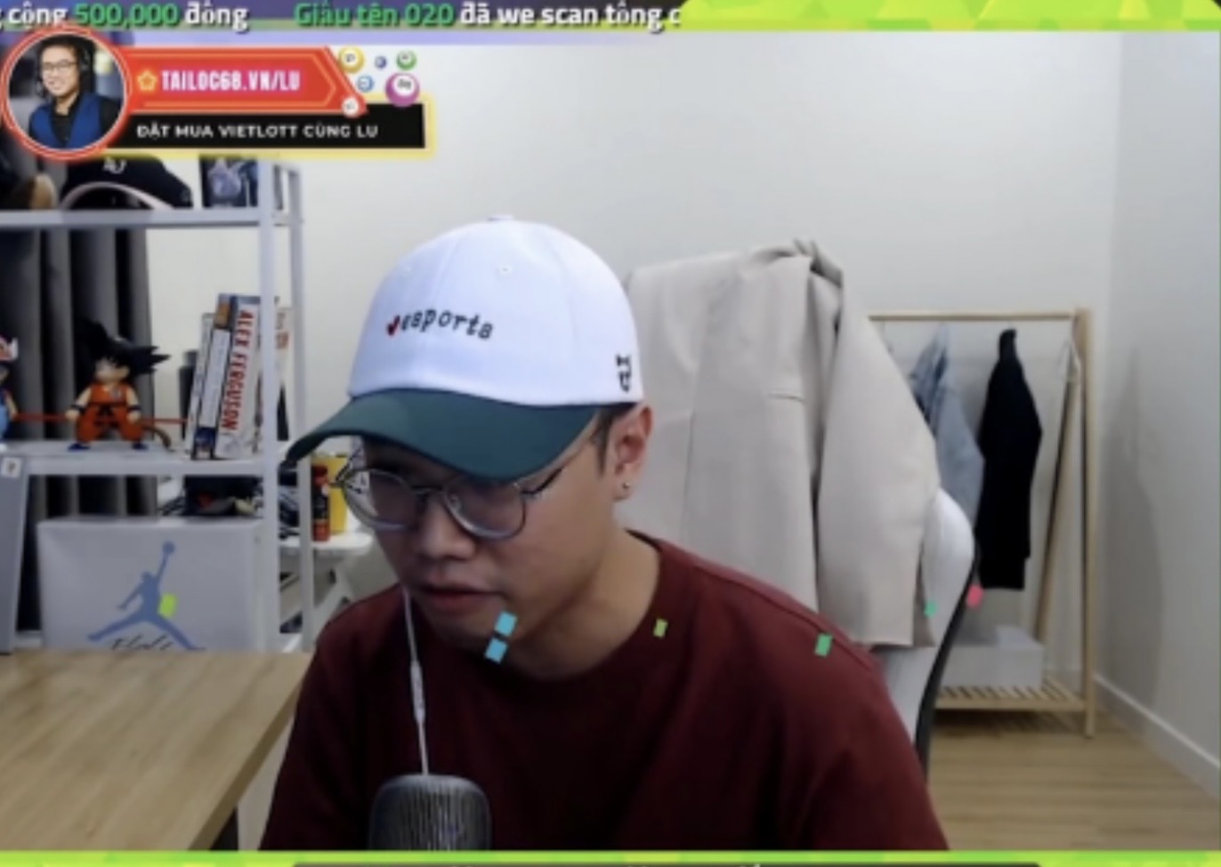 Trước khi lên "hot search", BLV Hoàng Luân không ít lần là tâm điểm drama vì những bài đăng- Ảnh 1.