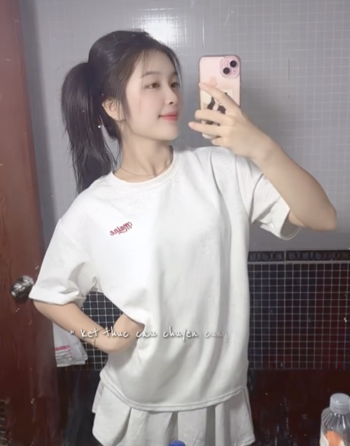 Ngắm nữ thần bóng chuyền Việt đang gây sốt MXH: Mặt xinh như mộng, một nụ cười đủ gây thương nhớ vì quá ngọt ngào- Ảnh 15.