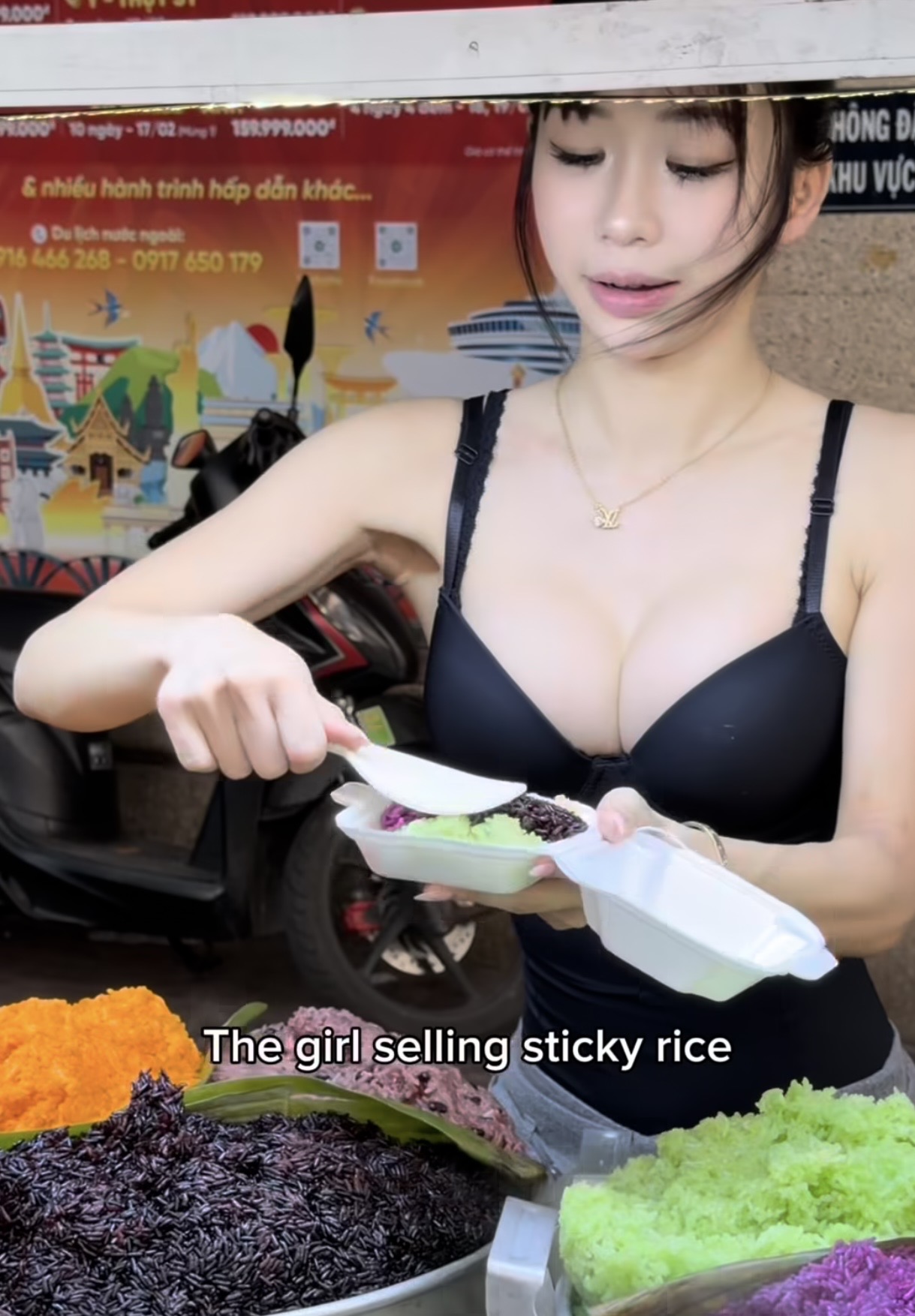 Truy tìm "hot girl bán xôi" cực quyến rũ, dân tình rần rần xin địa chỉ để... ăn xôi cả tuần!- Ảnh 1.