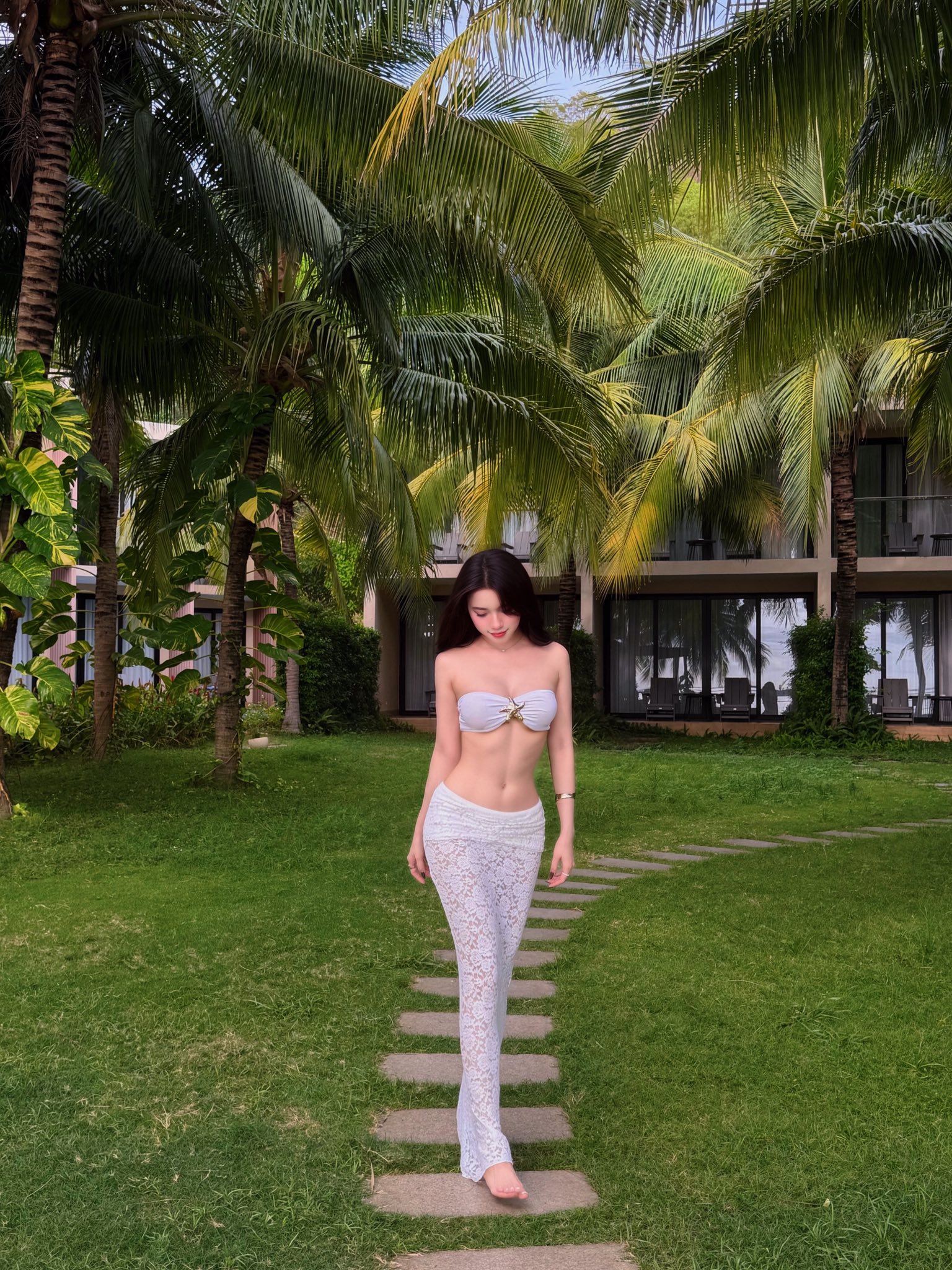 Tránh nóng với bộ ảnh "hạ nhiệt" cực đã mắt của hot girl Sài Thành, chị em nhanh tay "lưu ngay" để tạo dáng đẹp như siêu mẫu- Ảnh 2.