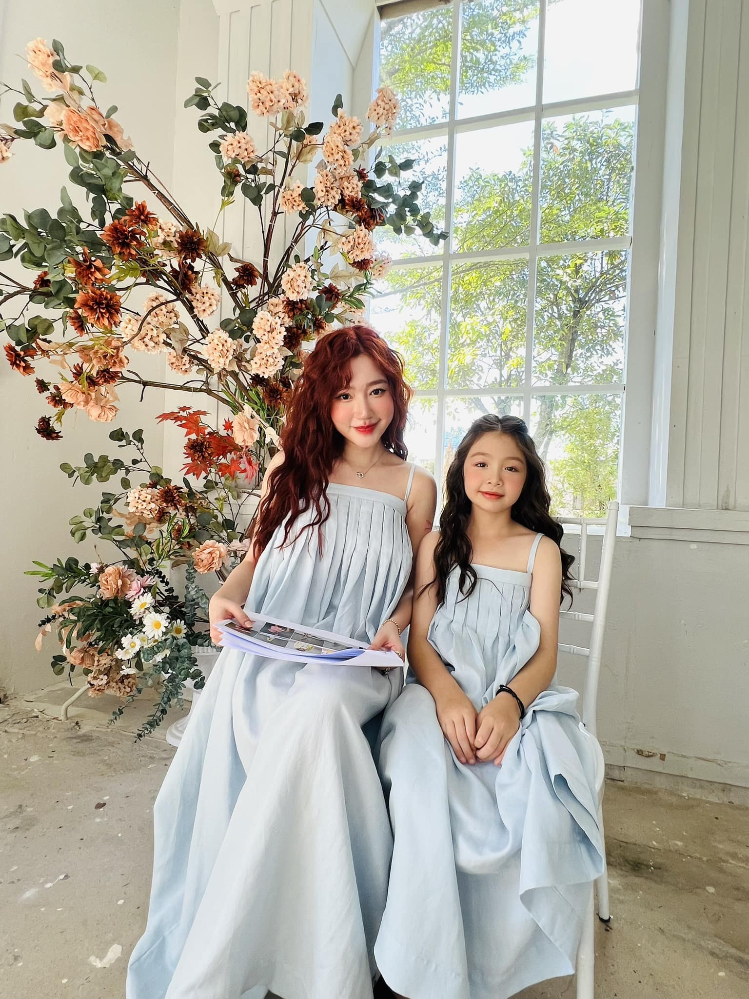 Khoảnh khắc Elly Trần cắt tóc cho con gái thu hút gần 650 nghìn lượt quan tâm, Cadie Mộc Trà gây chú ý vì lớn bổng như thiếu nữ- Ảnh 3.