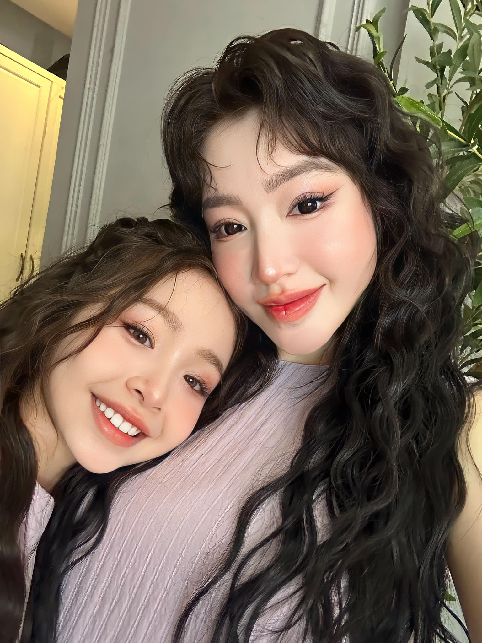 Khoảnh khắc Elly Trần cắt tóc cho con gái thu hút gần 650 nghìn lượt quan tâm, Cadie Mộc Trà gây chú ý vì lớn bổng như thiếu nữ- Ảnh 6.