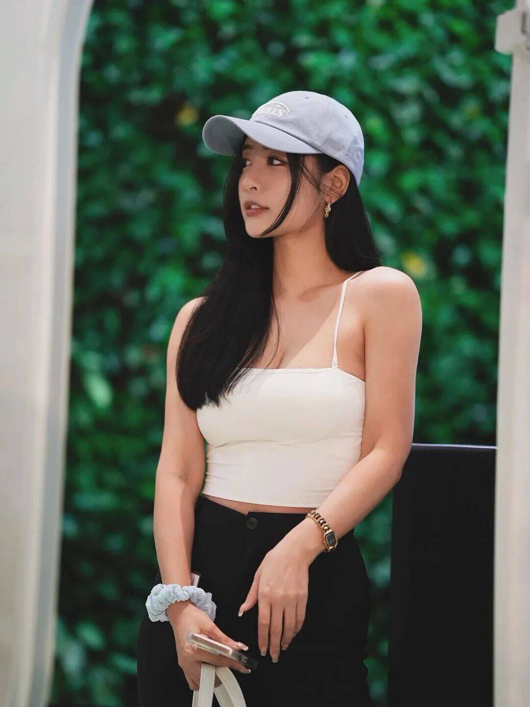 Bông hồng lai phá vỡ quy chuẩn, sở hữu body vạn người mê- Ảnh 1. Bông hồng lai phá vỡ quy chuẩn, sở hữu body vạn người mê- Ảnh 1.
