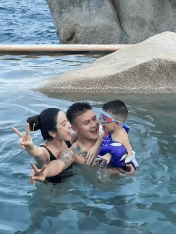 Chu Thanh Huyền trắng phát sáng khi gia nhập đường đua bikini hè, vóc dáng nóng bỏng bên Quang Hải- Ảnh 7.