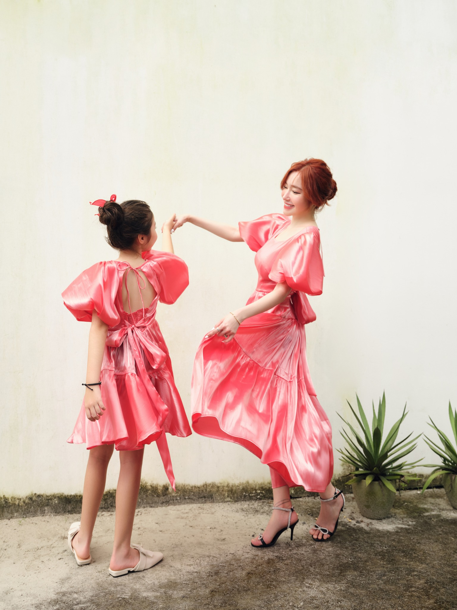 Khoảnh khắc Elly Trần cắt tóc cho con gái thu hút gần 650 nghìn lượt quan tâm, Cadie Mộc Trà gây chú ý vì lớn bổng như thiếu nữ- Ảnh 11.
