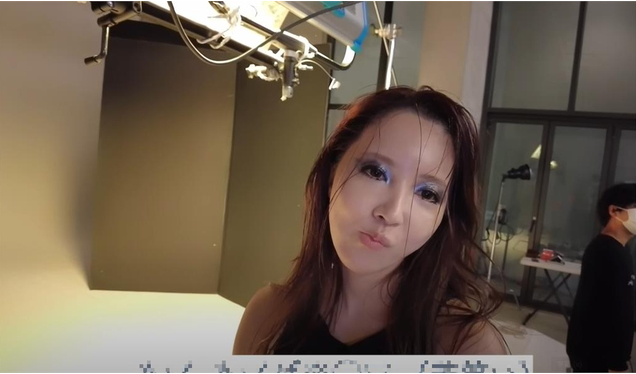 Yua Mikami trang điểm theo phong cách gây ngỡ ngàng, fan bàng hoàng không nhận ra "nữ thần"- Ảnh 3.