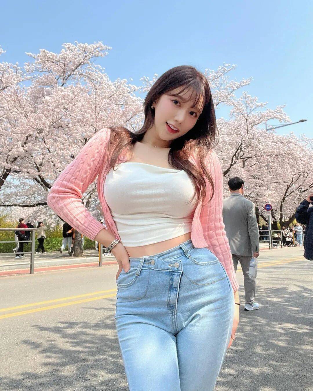 Mỹ nhân Hàn sở hữu body tỷ lệ "eo con kiến, hông quả táo" khiến netizen không thể rời mắt- Ảnh 3. Mỹ nhân Hàn sở hữu body tỷ lệ "eo con kiến, hông quả táo" khiến netizen không thể rời mắt- Ảnh 3.