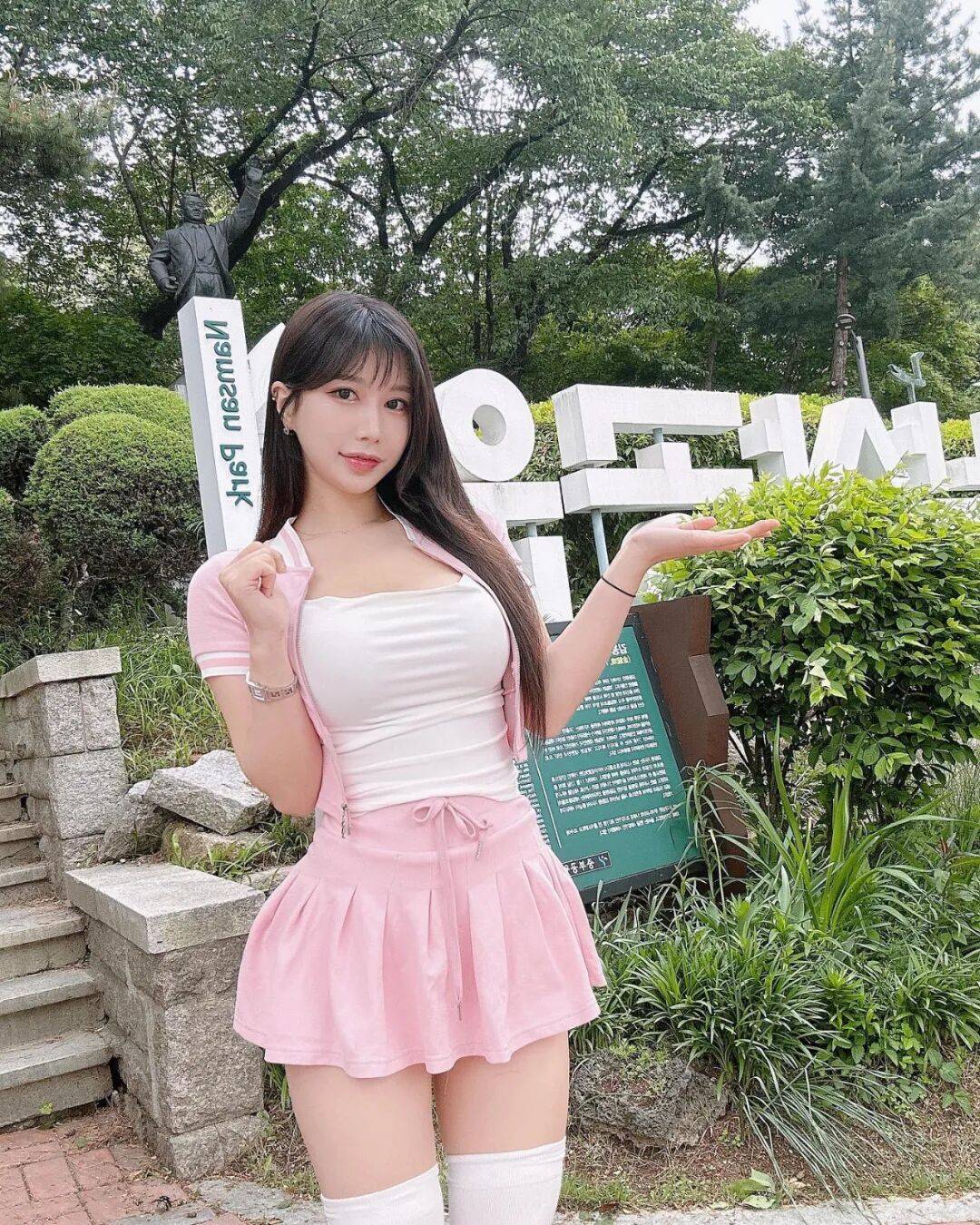 Mỹ nhân Hàn sở hữu body tỷ lệ "eo con kiến, hông quả táo" khiến netizen không thể rời mắt- Ảnh 1. Mỹ nhân Hàn sở hữu body tỷ lệ "eo con kiến, hông quả táo" khiến netizen không thể rời mắt- Ảnh 1.