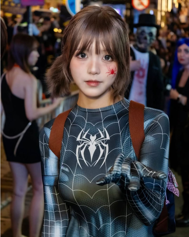 Cosplay "Nhện Đen" quá gợi cảm, nàng hot girl bỗng nổi như cồn, CĐM vội truy tìm danh tính và cái kết- Ảnh 4.