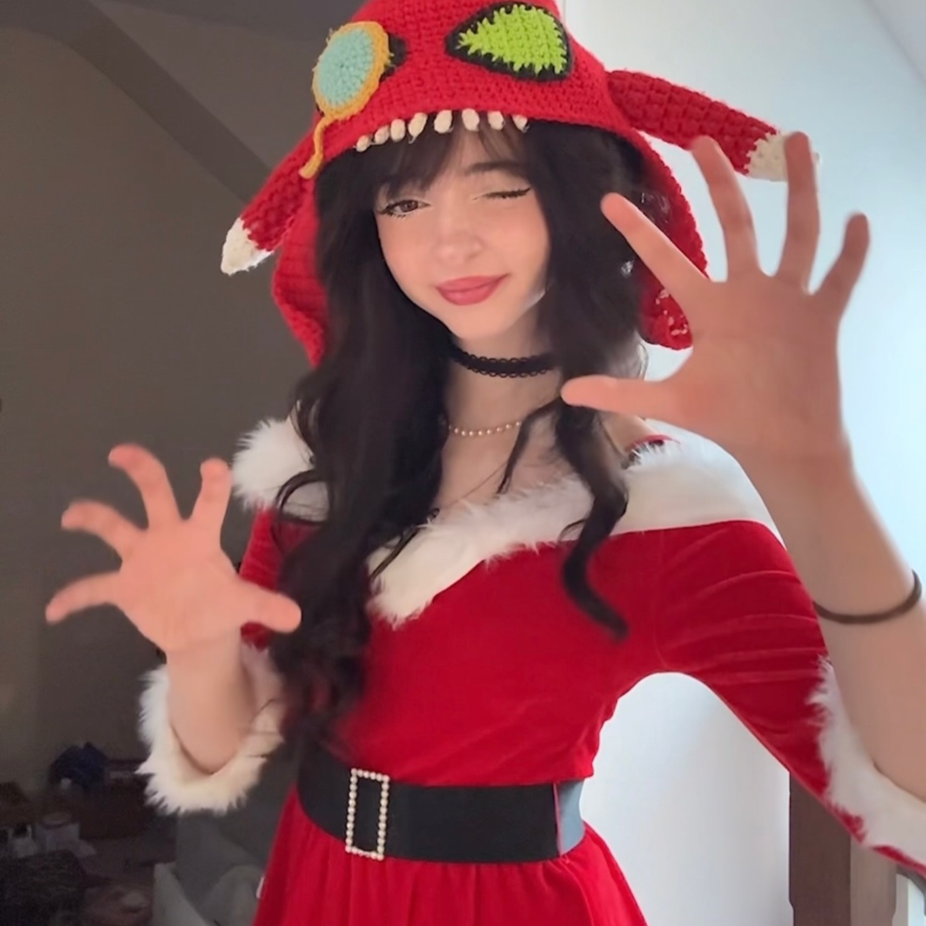 Hóa thân thành "Cho'Gath", nữ streamer bất ngờ "viral" vì quá đỗi dễ thương- Ảnh 6.