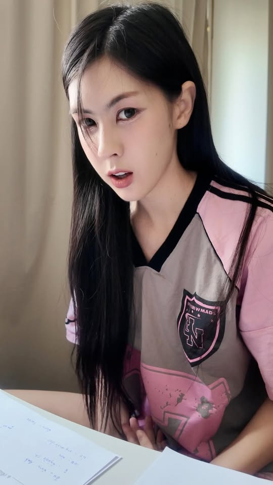 Tập nói tiếng Việt cực dễ thương, hot girl Thái Lan khiến người xem "đổ đứ đừ"- Ảnh 4.