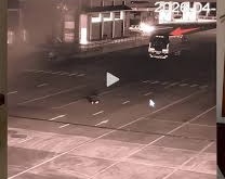 Xôn xao cô gái 22 tuổi bị biến thái bám đuôi rồi quay lén tại nhà vệ sinh công cộng, dư luận hoang mang- Ảnh 2.