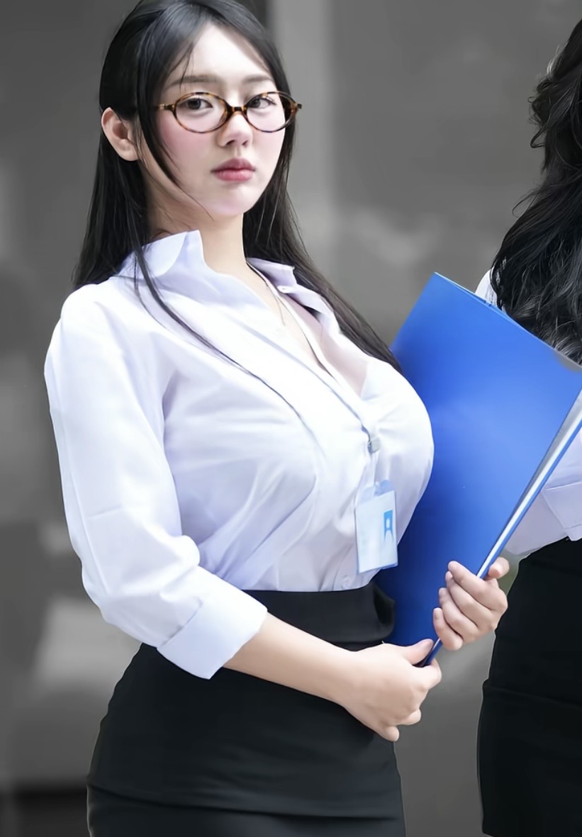 Màn "lột xác" từ căn bếp lên văn phòng cực đỉnh của Zin thích nấu ăn- Ảnh 6. Màn "lột xác" từ căn bếp lên văn phòng cực đỉnh của Zin thích nấu ăn- Ảnh 6.