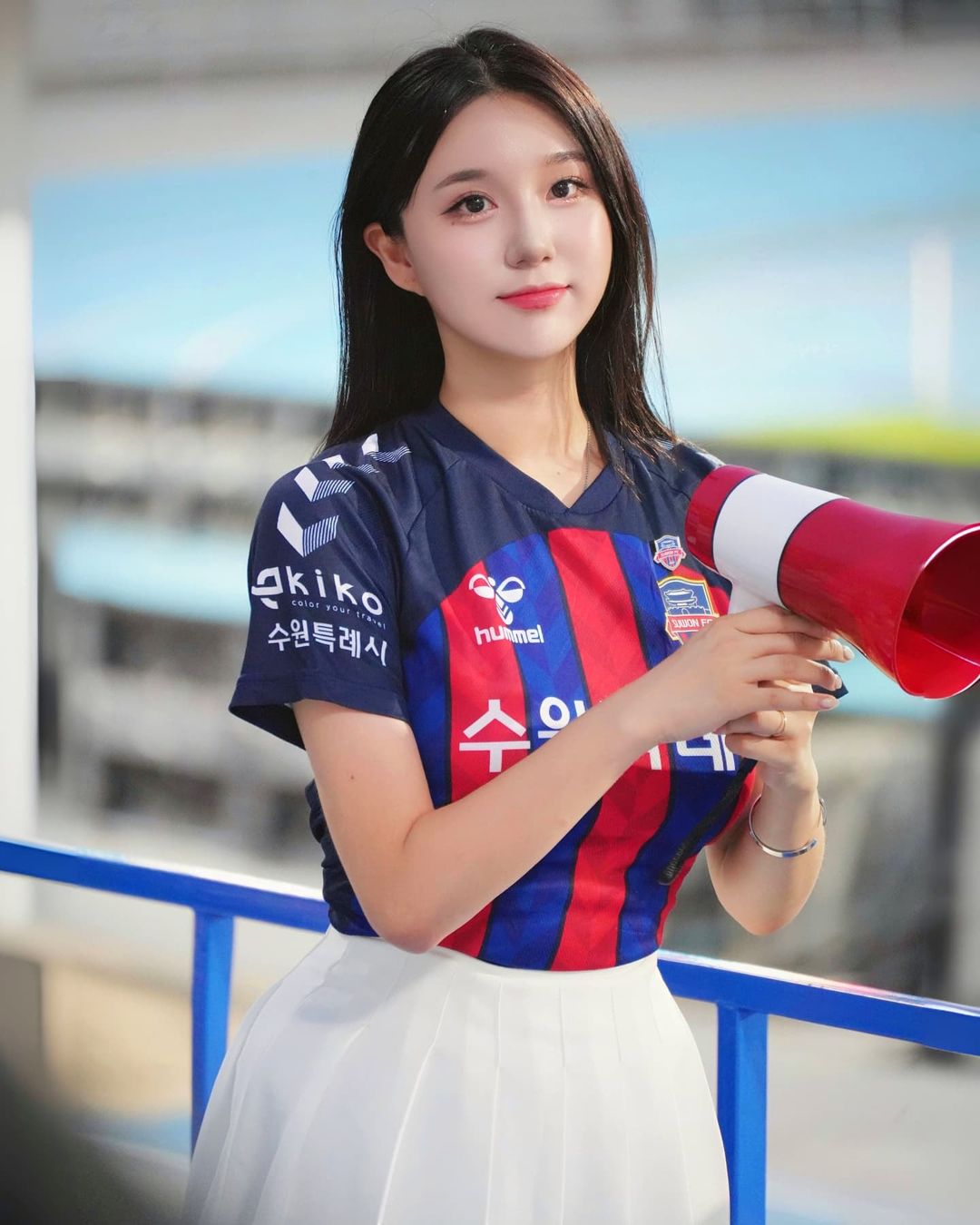 Nữ hoạt náo viên được mệnh danh là "búp bê Barbie" xứ Hàn đốt cháy sân khấu với điệu nhảy chữ M- Ảnh 1. Nữ hoạt náo viên được mệnh danh là "búp bê Barbie" xứ Hàn đốt cháy sân khấu với điệu nhảy chữ M- Ảnh 1.