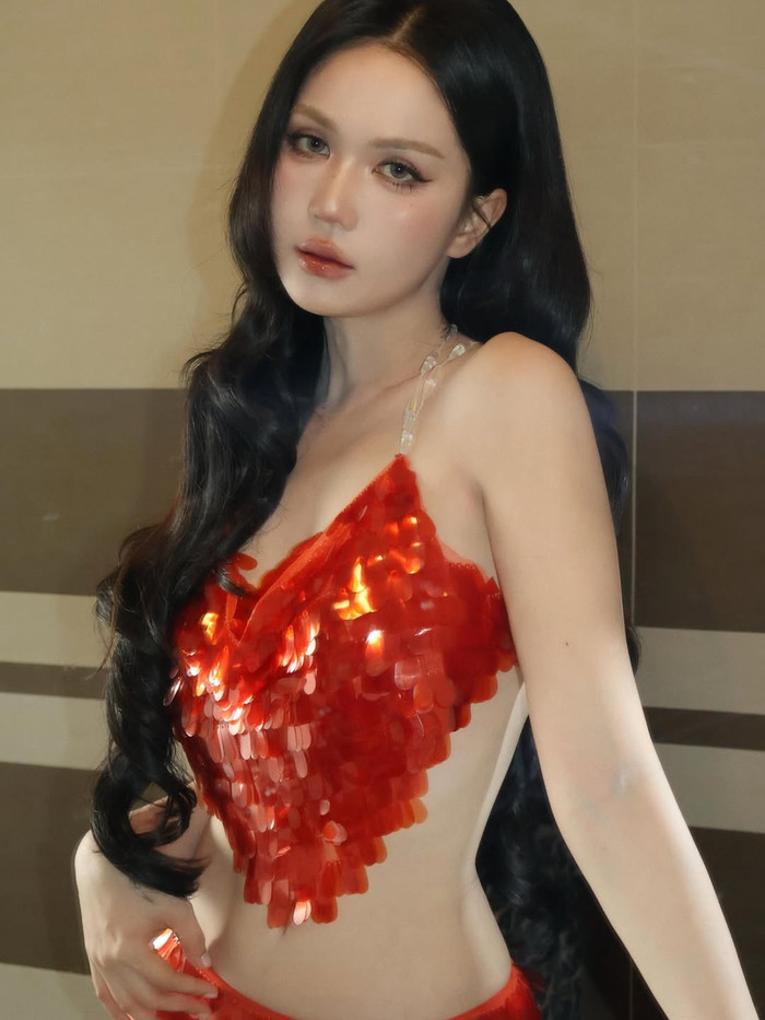 "Nữ hoàng nội y" Ngọc Trinh tung bộ ảnh khoe trọn đường cong- Ảnh 2.