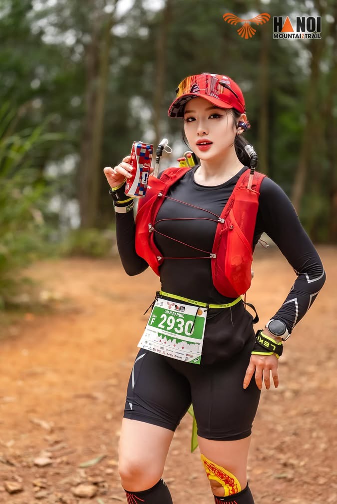 Ngắm "nữ thần chạy bộ" hóa thân Wonder Woman- Ảnh 2.