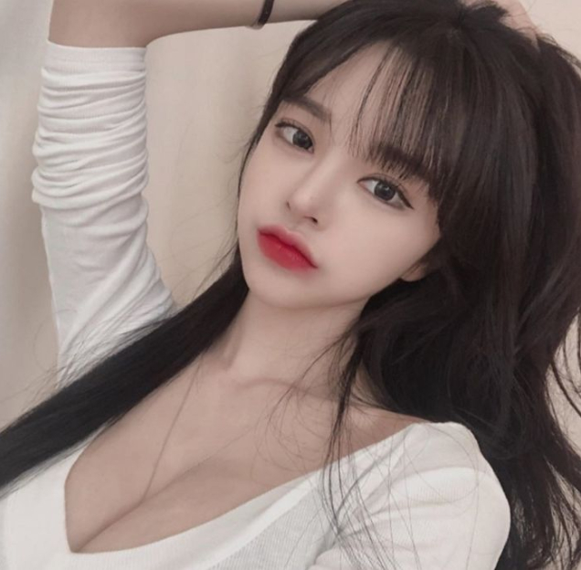Bị cấm sóng vĩnh viễn vì quá "gợi cảm", nữ streamer chiêu trò đổi sân chơi, vẫn duy trì sức hút mạnh mẽ- Ảnh 4.