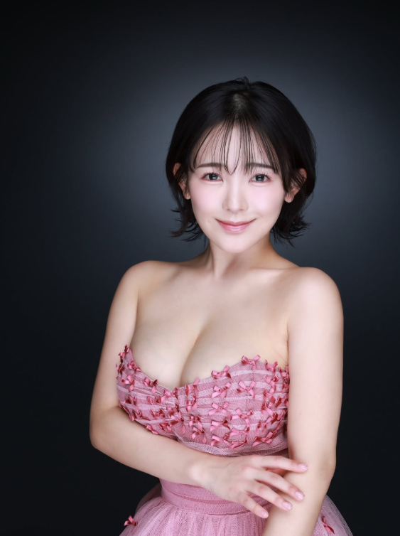 Là biểu tượng gợi cảm suốt một thập kỷ, hot girl đình đám này bất ngờ tuyên bố giải nghệ, fan tiếc nuối không nguôi- Ảnh 2.