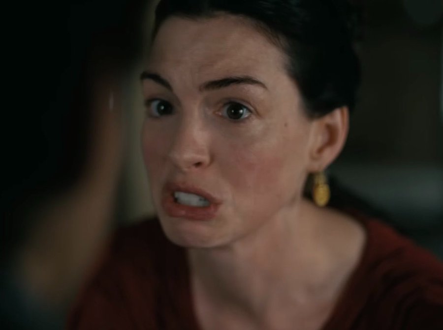 Bom tấn của Christoper Nolan gây tranh cãi: Anne Hathaway mặt đầy botox, người phụ nữ đẹp nhất thế giới bị nhuộm đen- Ảnh 8.
