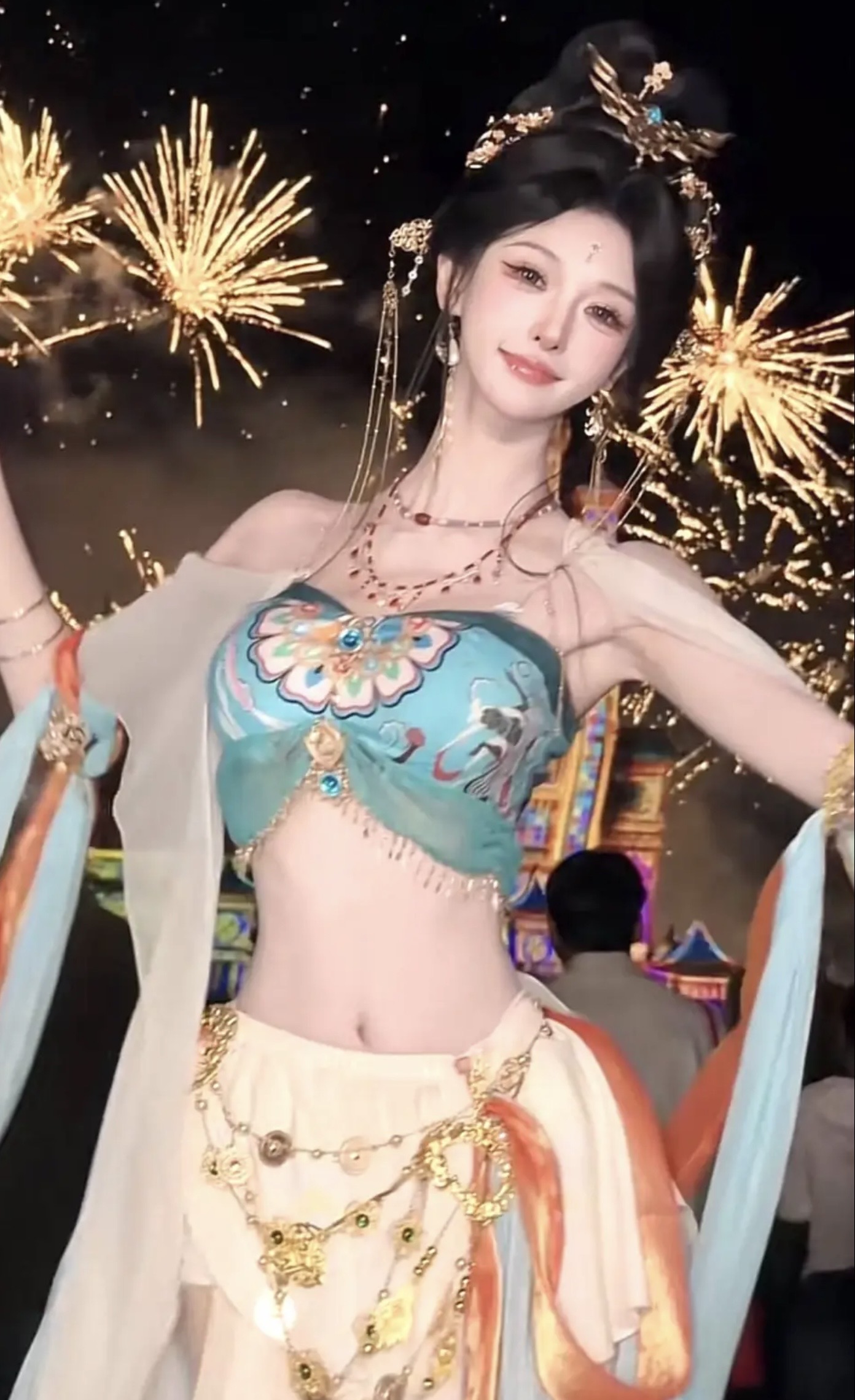 Ngỡ ngàng với "thần nữ" đời thực, hot girl triệu view tung màn cosplay ngang ngửa Angelababy- Ảnh 1.