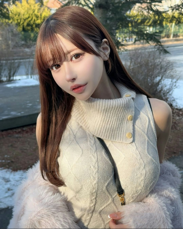 Thay đổi ngày càng gợi cảm hơn, hot girl xinh đẹp khiến fan ngỡ ngàng, thừa nhận coi Yua Mikami là hình mẫu- Ảnh 1.
